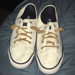 Sperry boat shoes with 2 no show socks!!!